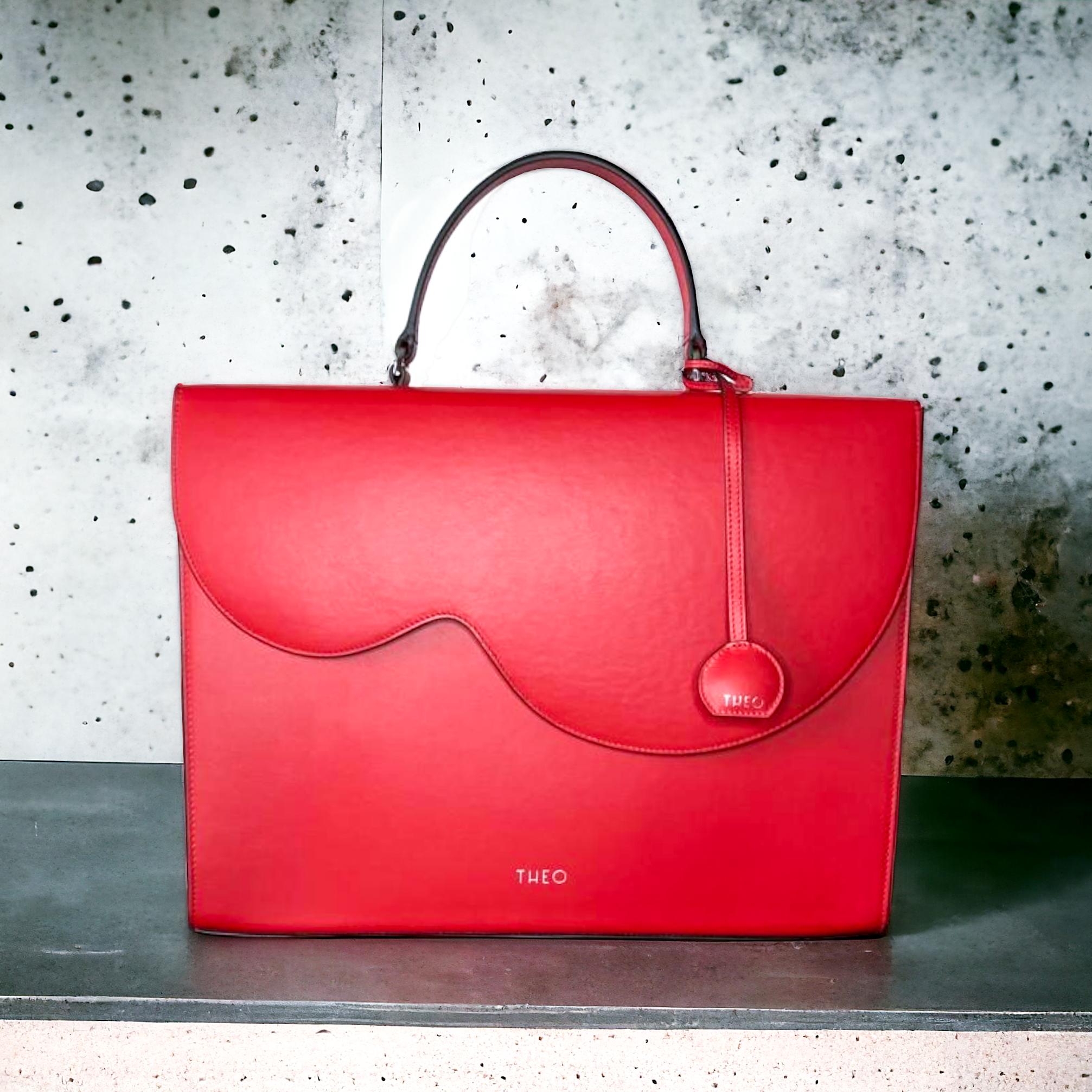 Camila Red Velvet laptop táska, piros - THEO Budapest Webshop -  Prémium minőségű, egyedi tervezésű bőrtáskák és kiegészítők