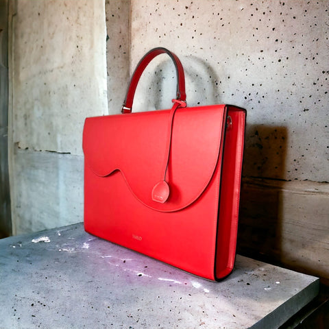 Camila Red Velvet laptop táska, piros - THEO Budapest Webshop -  Prémium minőségű, egyedi tervezésű bőrtáskák és kiegészítők