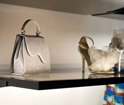 CHARLIZE Mini Pearl táska, ezüst - THEO Budapest Webshop -  Prémium minőségű, egyedi tervezésű bőrtáskák és kiegészítők