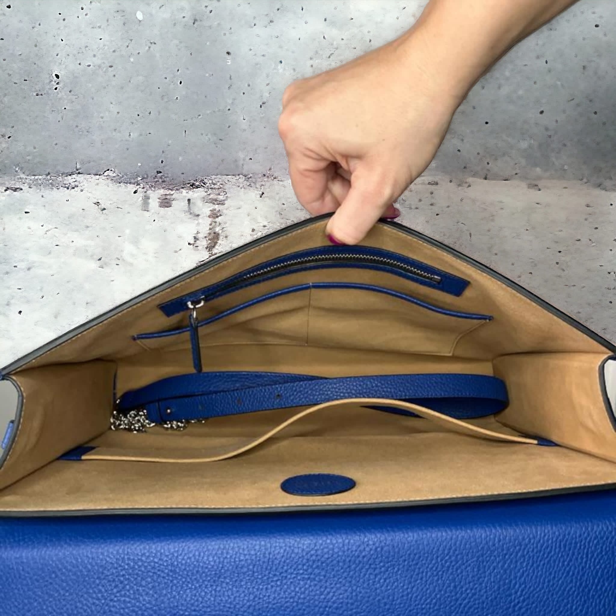 Camila Royal Blue laptop táska (limitált), kék - THEO Budapest Webshop -  Prémium minőségű, egyedi tervezésű bőrtáskák és kiegészítők